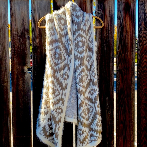 Aztec Vest - Picture 1 of 2